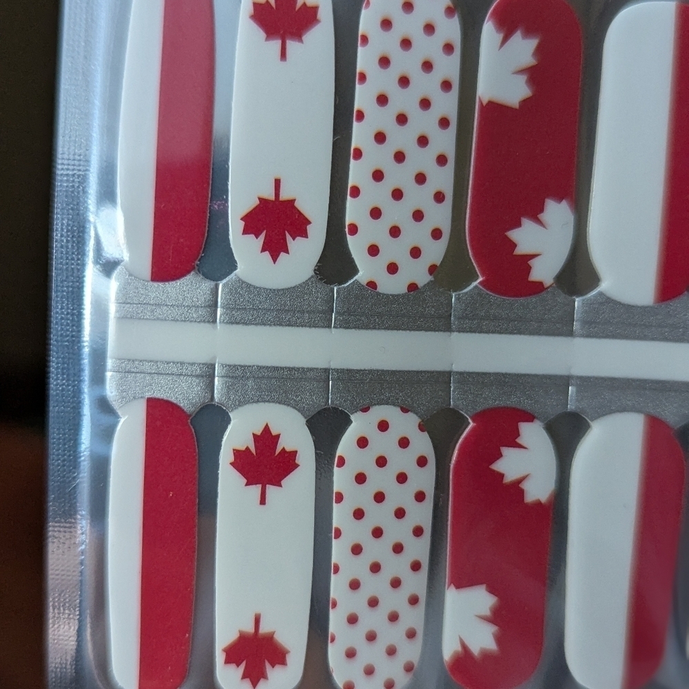 Lily And Fox Nail Wraps 🇨🇦Oh Canada! - Picture 2 of 3